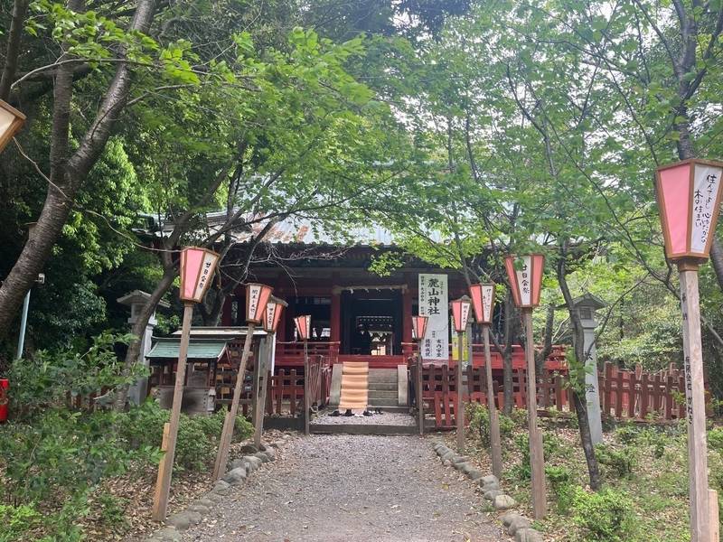 麓山神社,静岡県静岡市葵区宮ヶ崎町１０３（静岡浅間神社内）