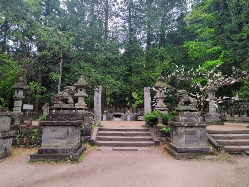 飯盛山,福島県会津若松市一箕町八幡弁天下