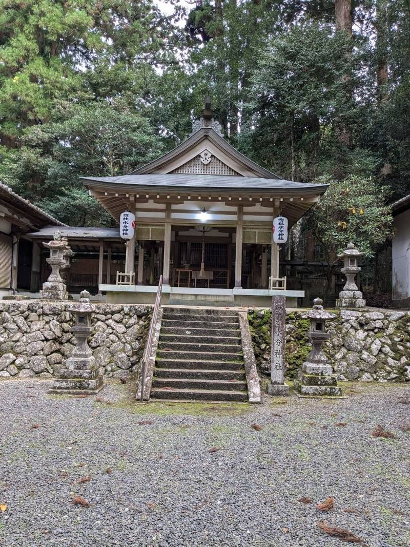 惣社水分神社    (上社),奈良県宇陀市菟田野区上芳野659