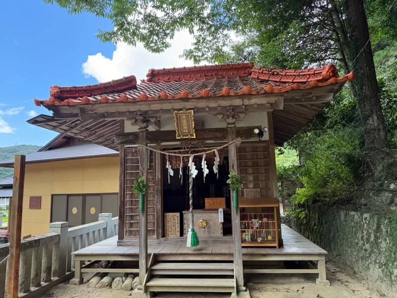 岩部八幡神社,香川県高松市塩江町安原上６９３−１