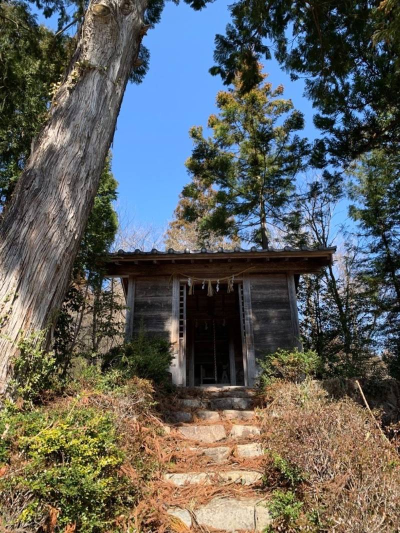 佐野山神社,宮城県伊具郡丸森町大内字佐野西上