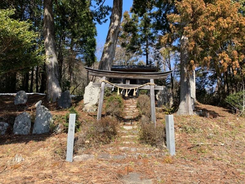 佐野山神社,宮城県伊具郡丸森町大内字佐野西上