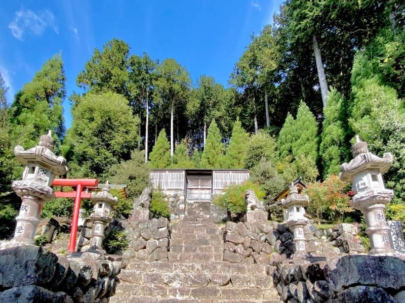 白山神社  (郡上市美並町白山1438),岐阜県郡上市美並町白山１４３８−１−１