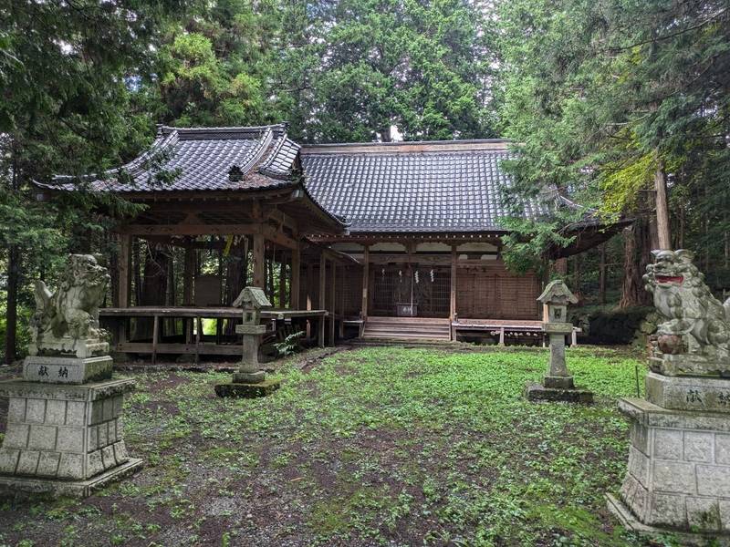 神部神社,山梨県北杜市須玉町小尾３８０５