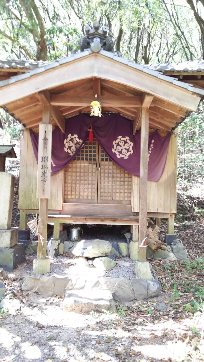 瑠璃光寺,香川県坂出市江尻町