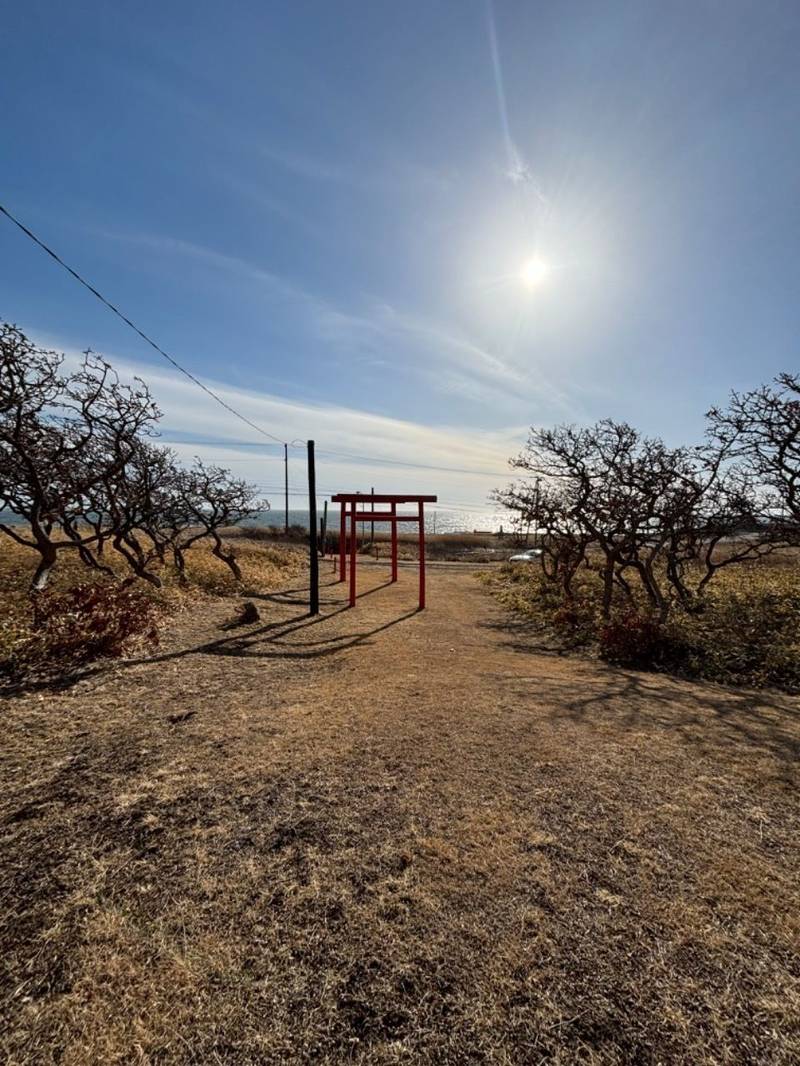 歌露稲荷神社,北海道幌泉郡えりも町字東洋70番地