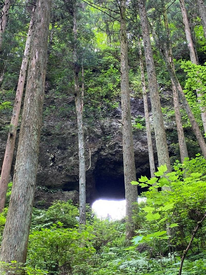 穿戸岩,熊本県阿蘇郡高森町大字上色見2619