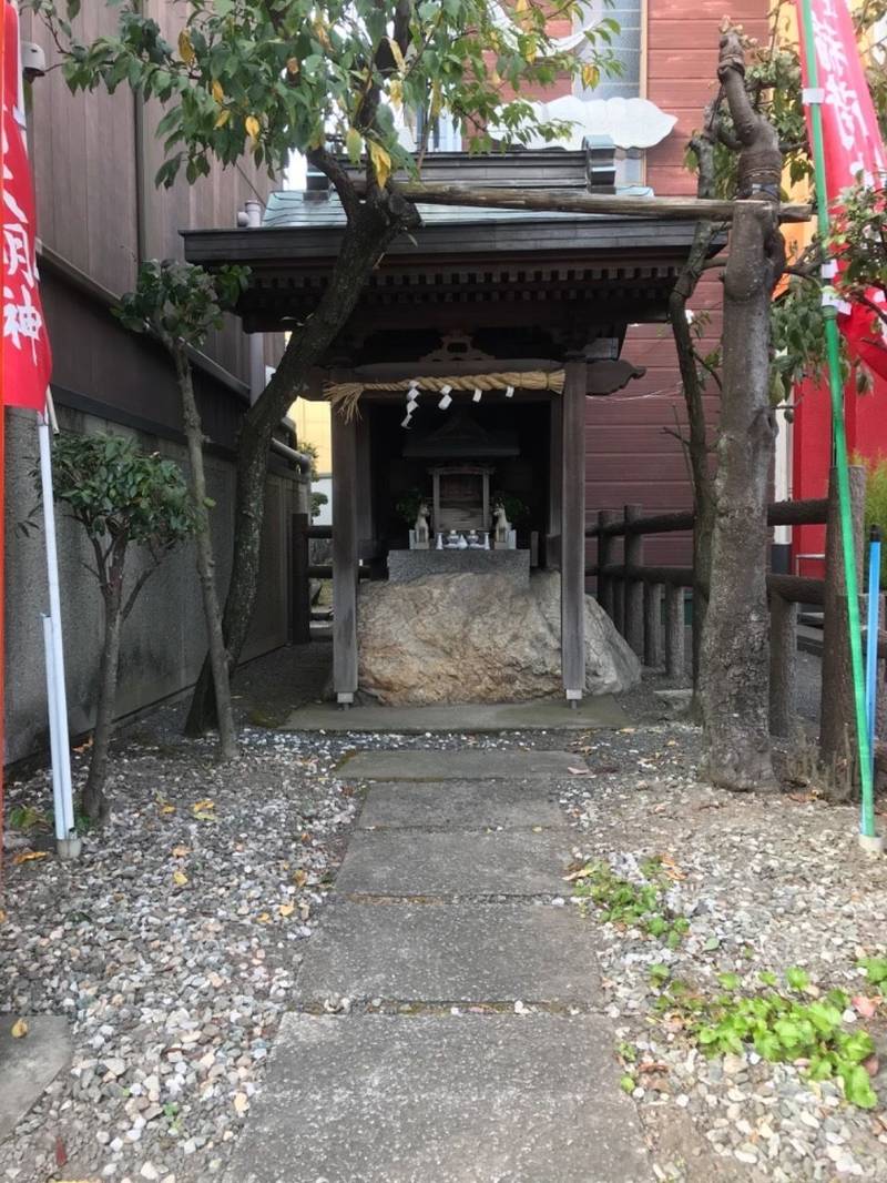 西橋本稲荷大明神,神奈川県相模原市緑区西橋本2-1-11