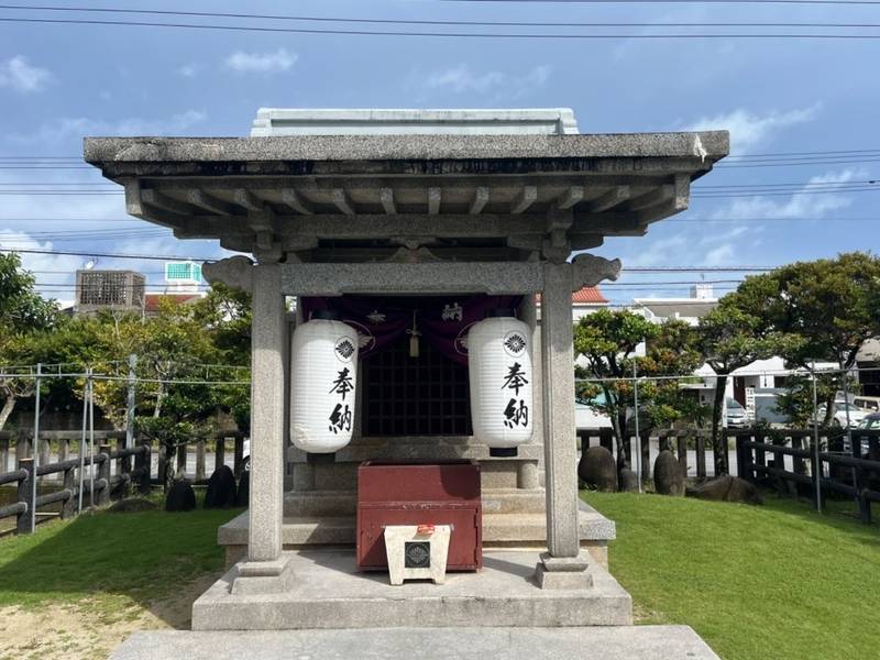 泡瀬ビジュル,沖縄県沖縄市泡瀬2丁目1