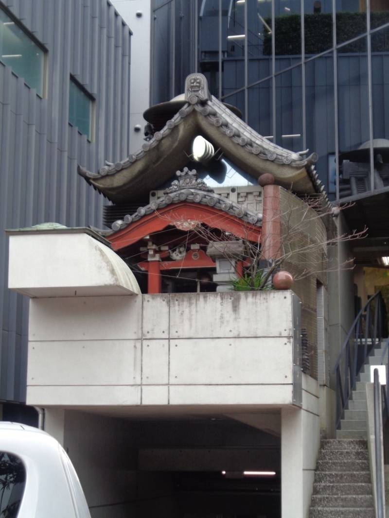 美喜井稲荷神社,東京都港区赤坂４丁目９−１９