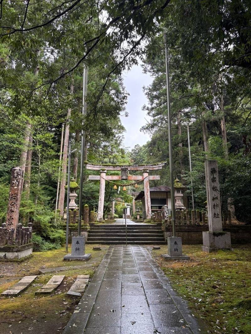 若宮白山神社,石川県小松市那谷町シ１番地外１２筆合併地　