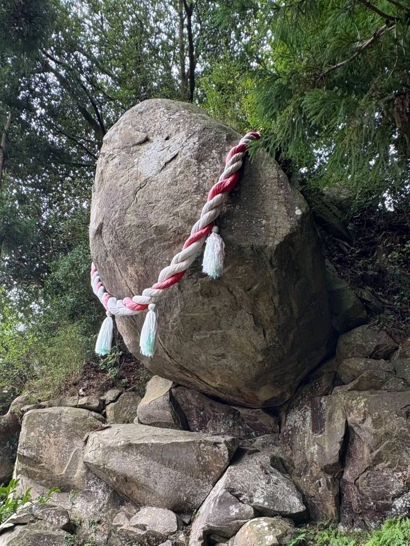 釣石神社,宮城県石巻市北上町十三浜字追波305