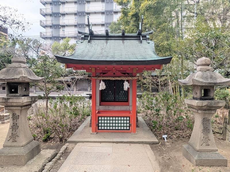 市杵島神社 (生田神社境内社),兵庫県神戸市中央区下山手通1丁目2 生田神社庭園御池
