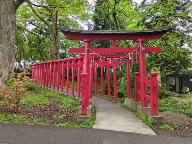 殺生石稲荷神社,福島県大沼郡会津美里町宮林