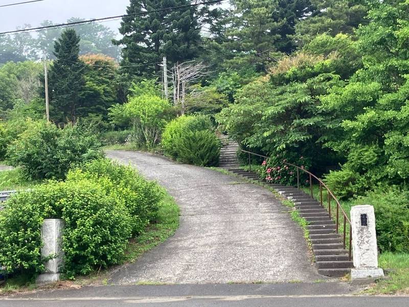 等澍院 (等樹院),北海道様似郡様似町潮見台１１−４