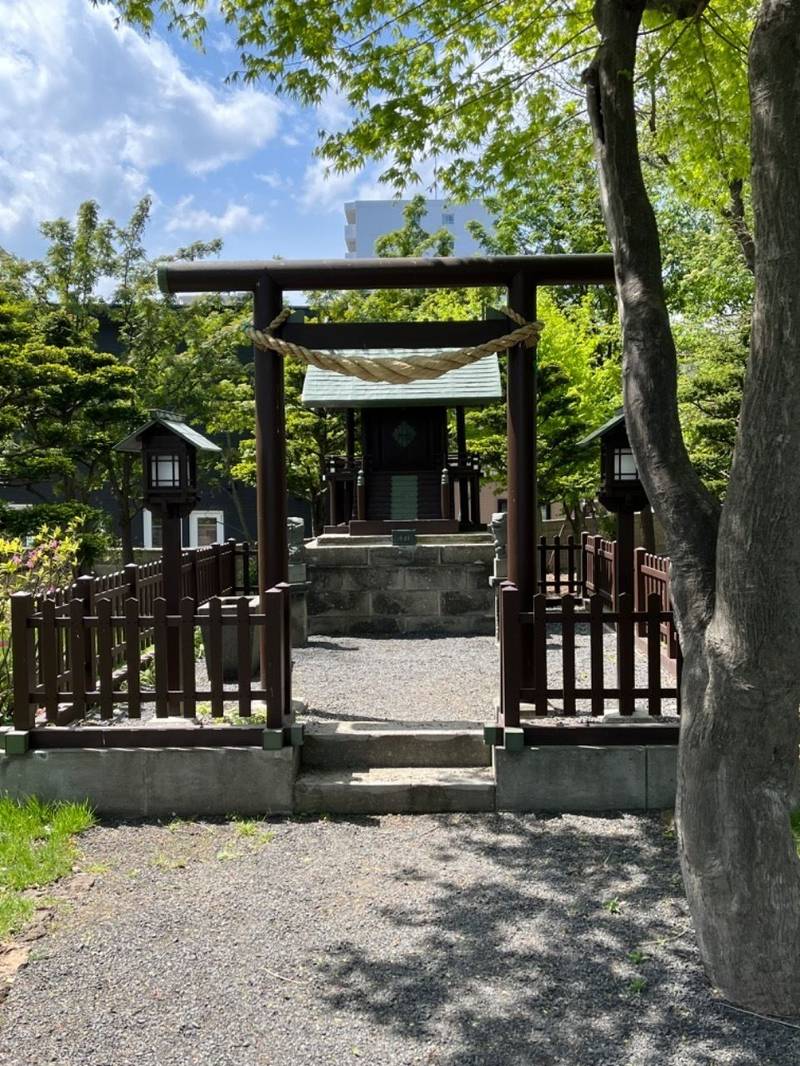 構内札幌神社,北海道札幌市中央区北２条東５丁目
