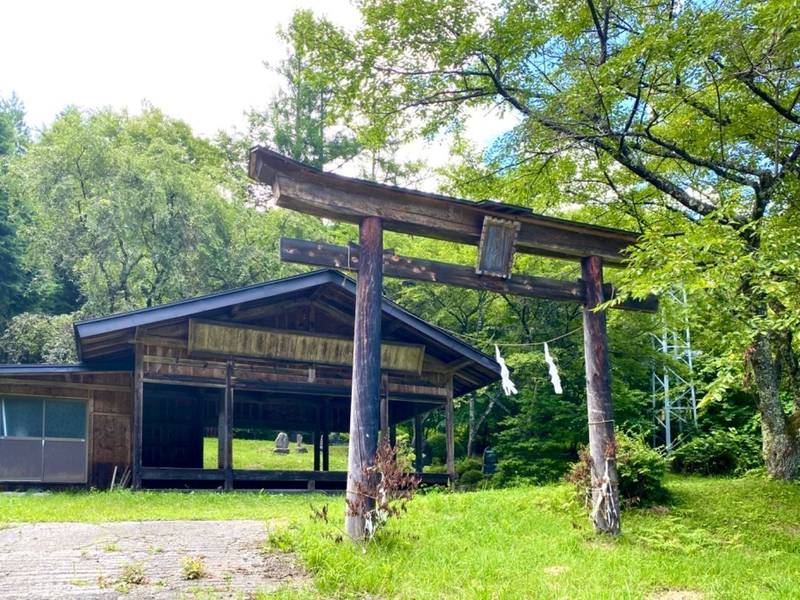 駒ヶ岳神社里宮,長野県伊那市荒井内の萱